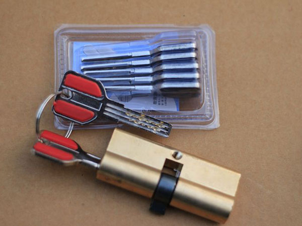 石嘴山市24小时上门开锁公司